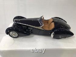 1/18 CMC Bugatti 57 5C Corsica Roadster 1938 Collections de France NEUF