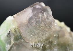 Fluorite & Baryte- 552 grammes Fonsante, Var, France