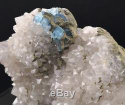 Fluorite pyrite sur quartz 268 grammes Mont Roc, Tarn, France